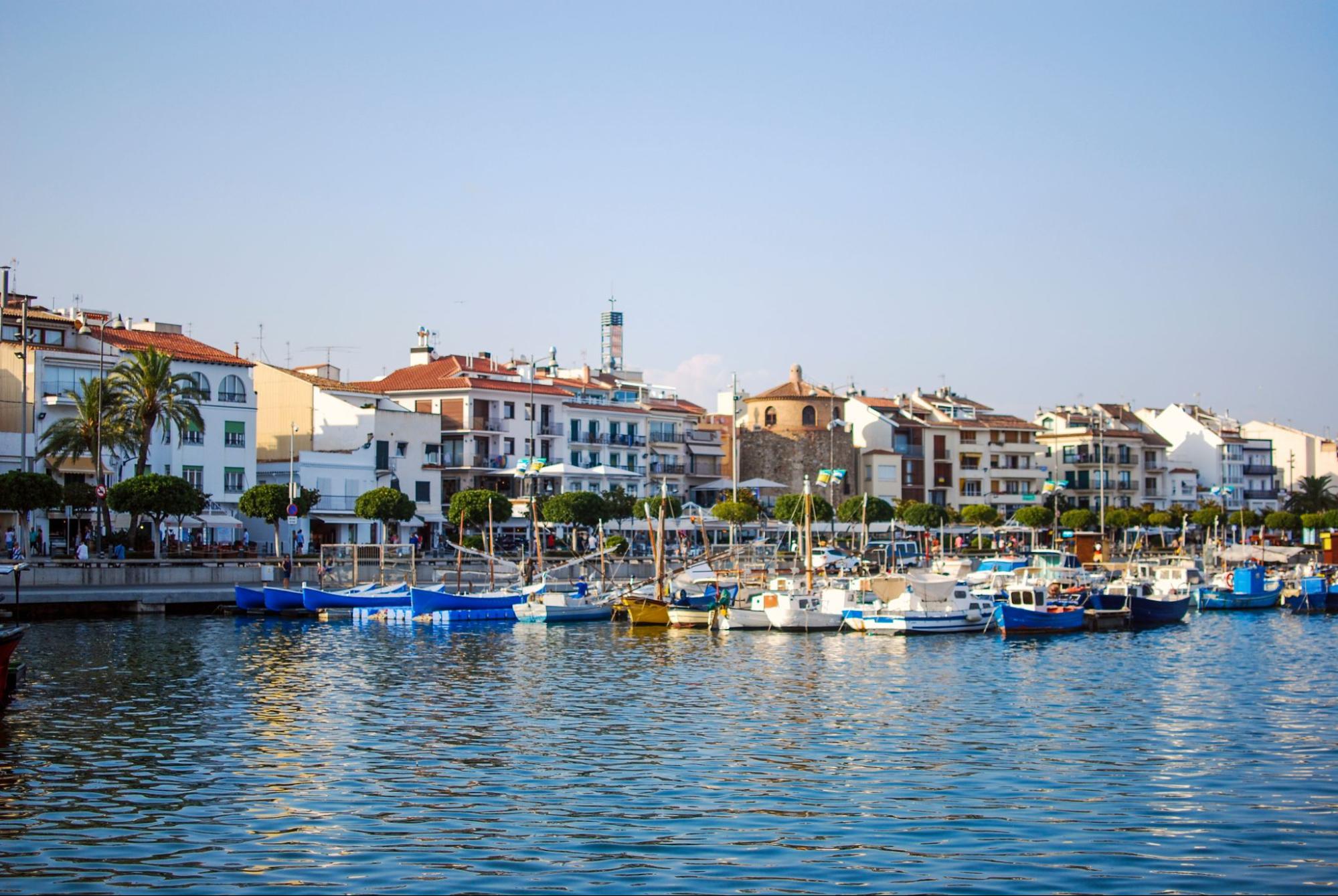 Puerto pesquero de Cambrils en la Costa Dorada