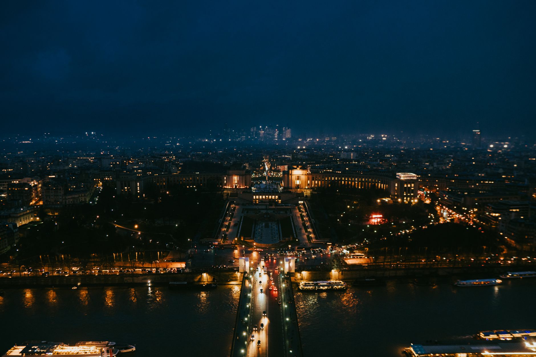 Torre Eiffel iluminada en Nochevieja
