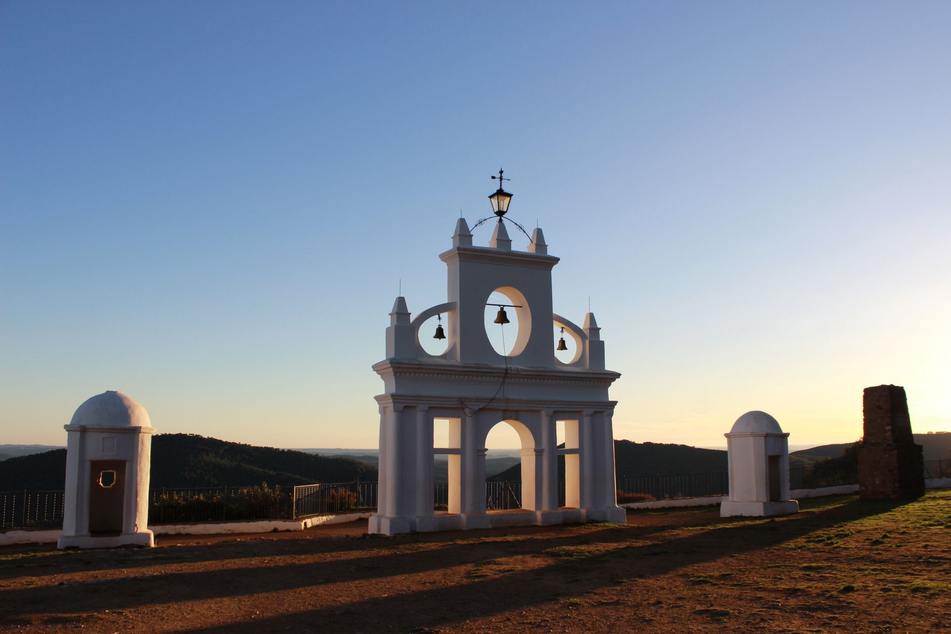 Alájar, Sierra de Aracena y Peña de Arias Montano