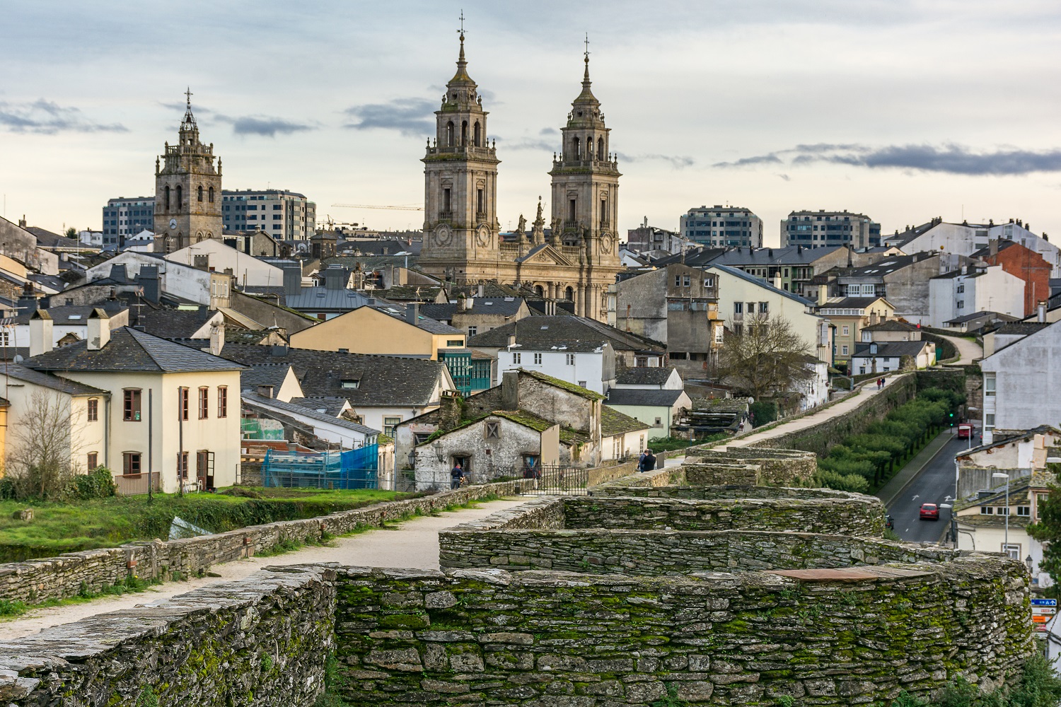 Muralla y Catedral de Lugo